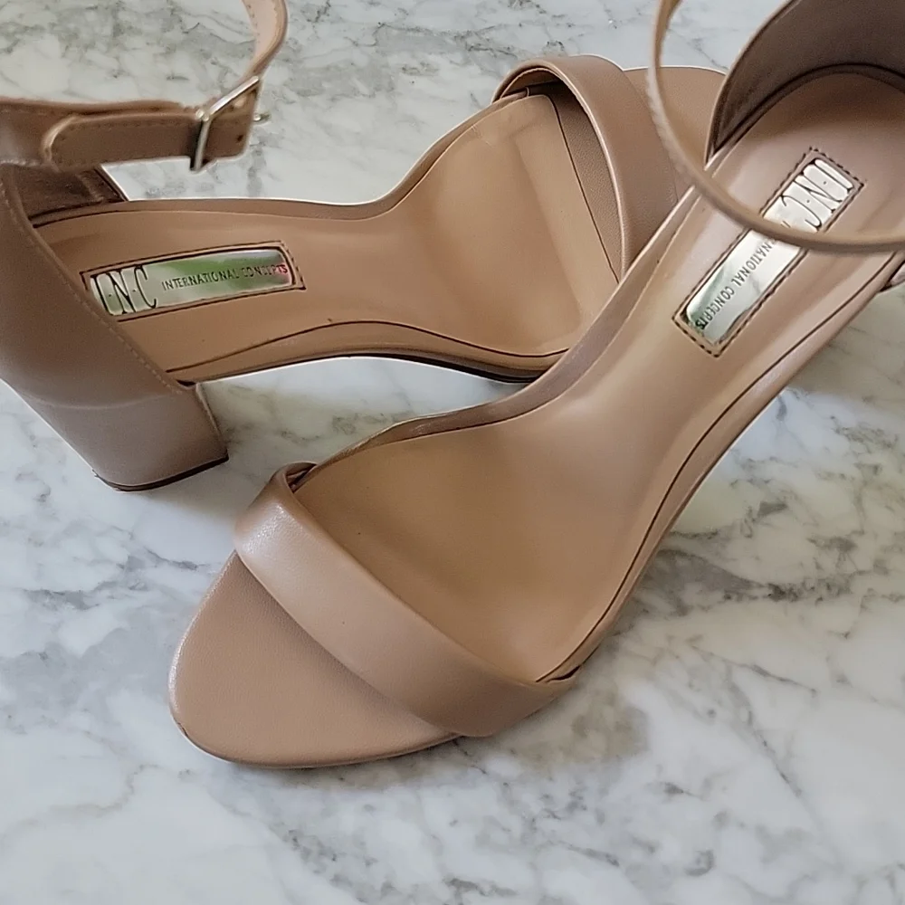 INC International Concepts Heels Size 8 - Picture 4 of 7